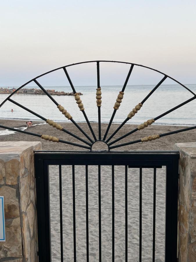 Playa Cristo Amazing Beach Terrace Appartment Estepona Exterior foto